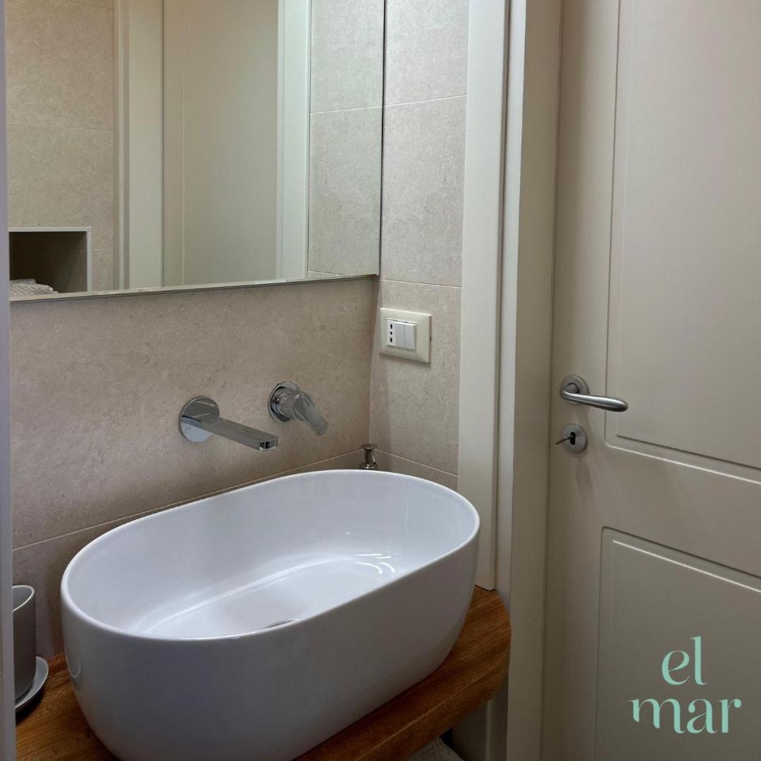 El-Mar Locazione Turistica House With Exclusive Terrace Apartment Полиняно а Маре Екстериор снимка